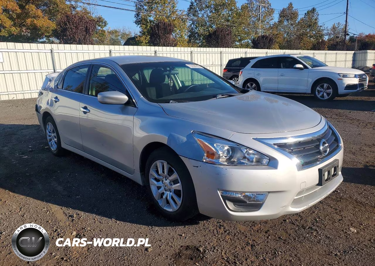 2014 Nissan Altima 2.5 S VIN:1N4AL3AP1EN371354 - 4