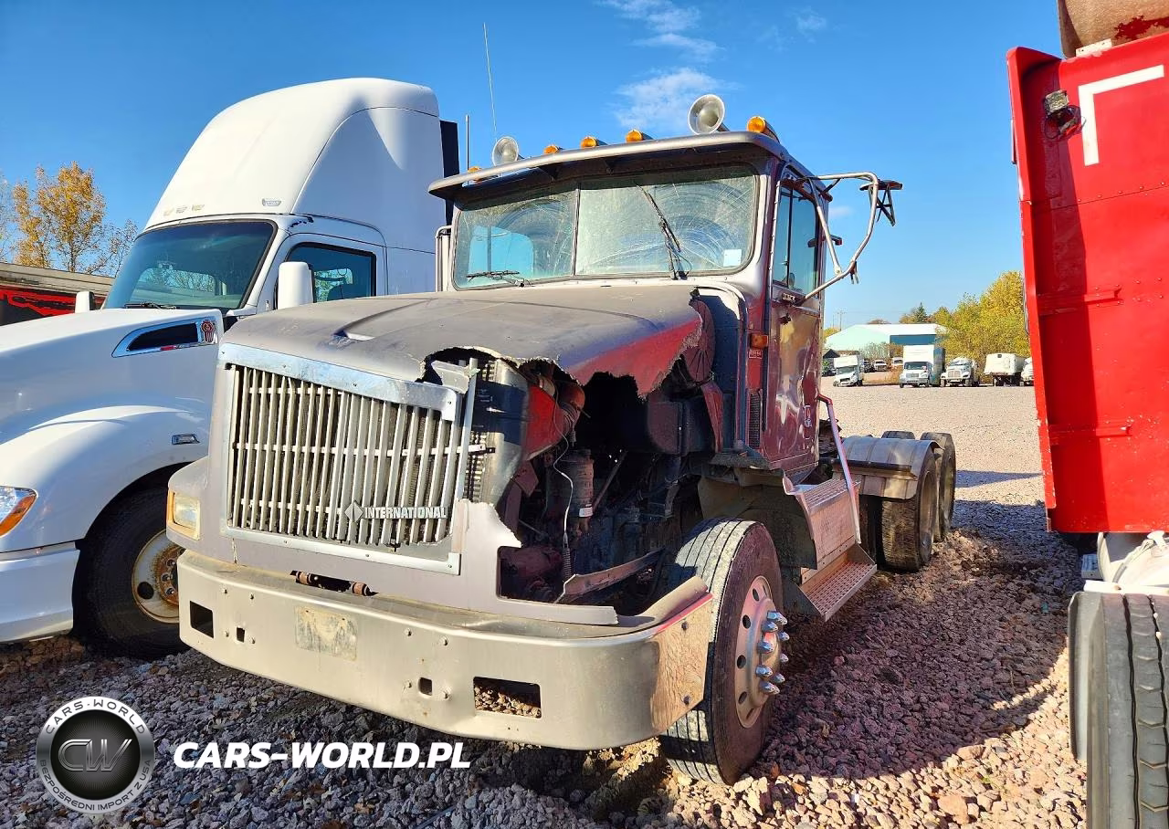 1996 International 9200 Semi Truck – zdjęcie 1 z 12