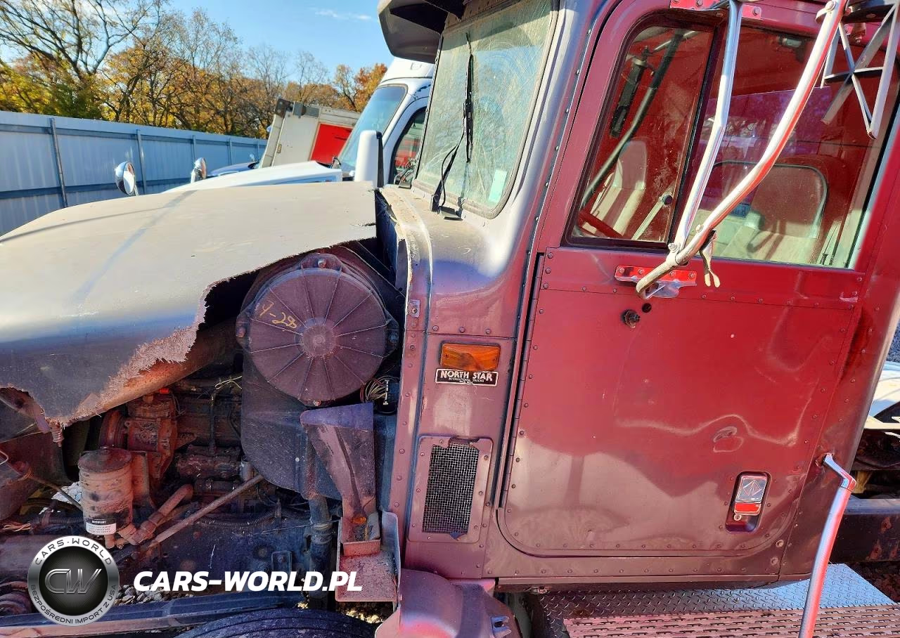1996 International 9200 Semi Truck VIN:2HSFMAHR1TC052667 - 12