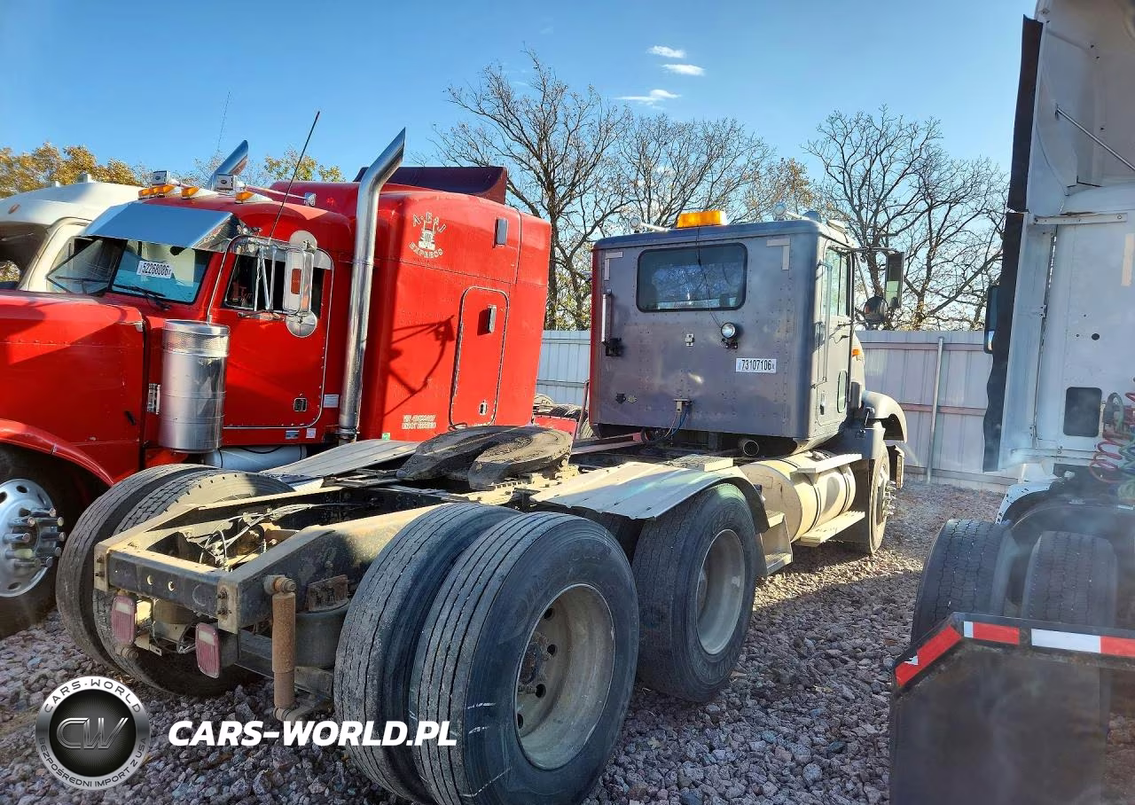 1996 International 9200 Semi Truck VIN:2HSFMAHR1TC052667 - 3