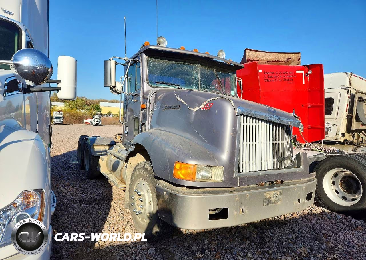 1996 International 9200 Semi Truck VIN:2HSFMAHR1TC052667 - 4
