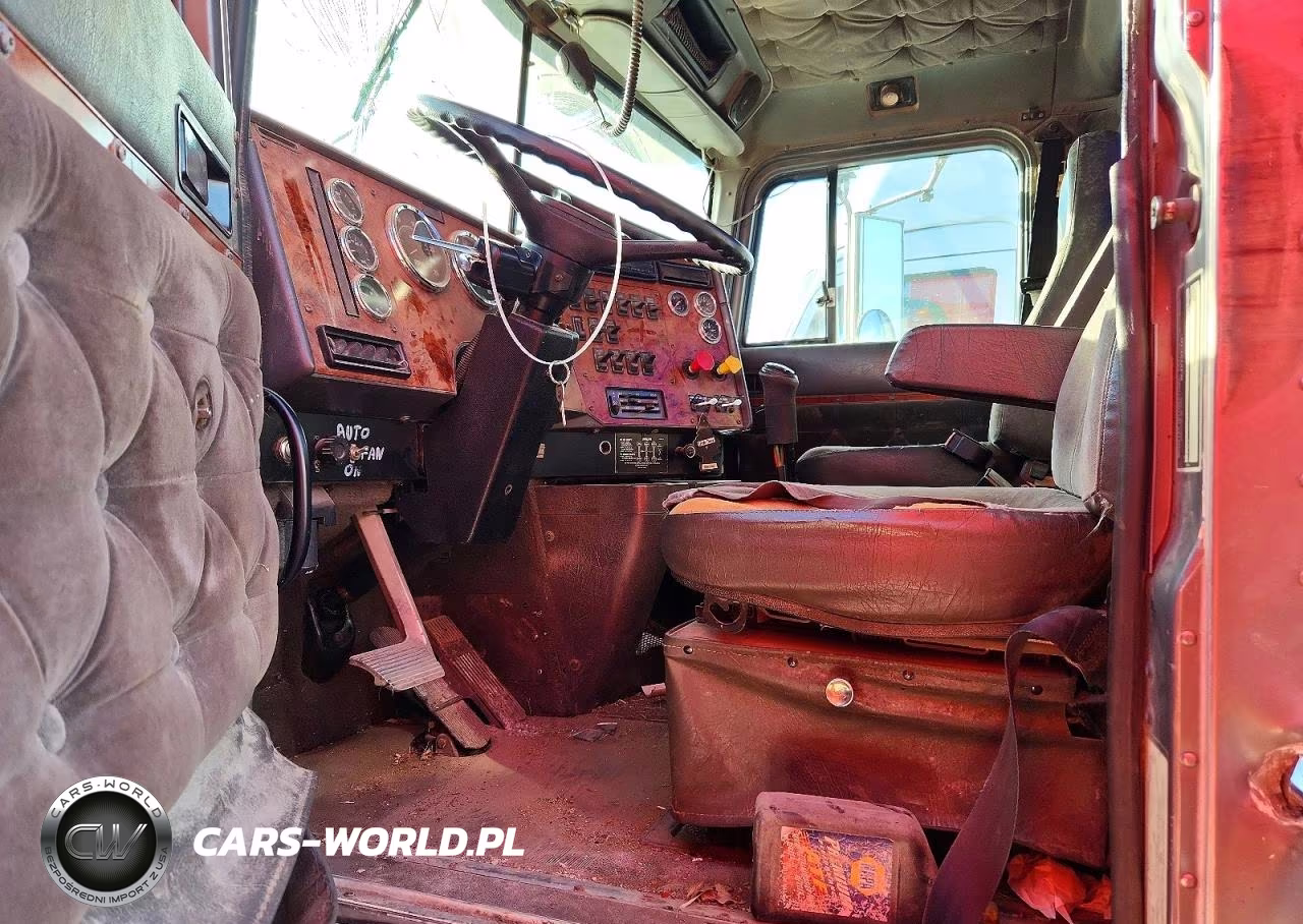 1996 International 9200 Semi Truck VIN:2HSFMAHR1TC052667 - 7