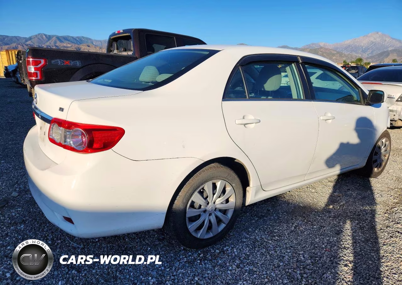 2013 Toyota Corolla Le VIN:2T1BU4EE2DC982487 - 3
