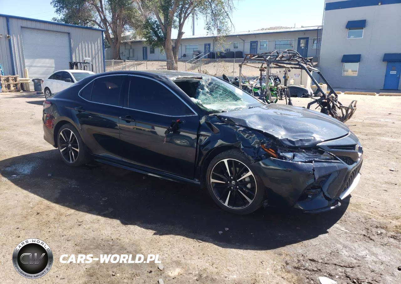 2018 Toyota Camry Xse VIN:4T1B61HK2JU658685 - 4