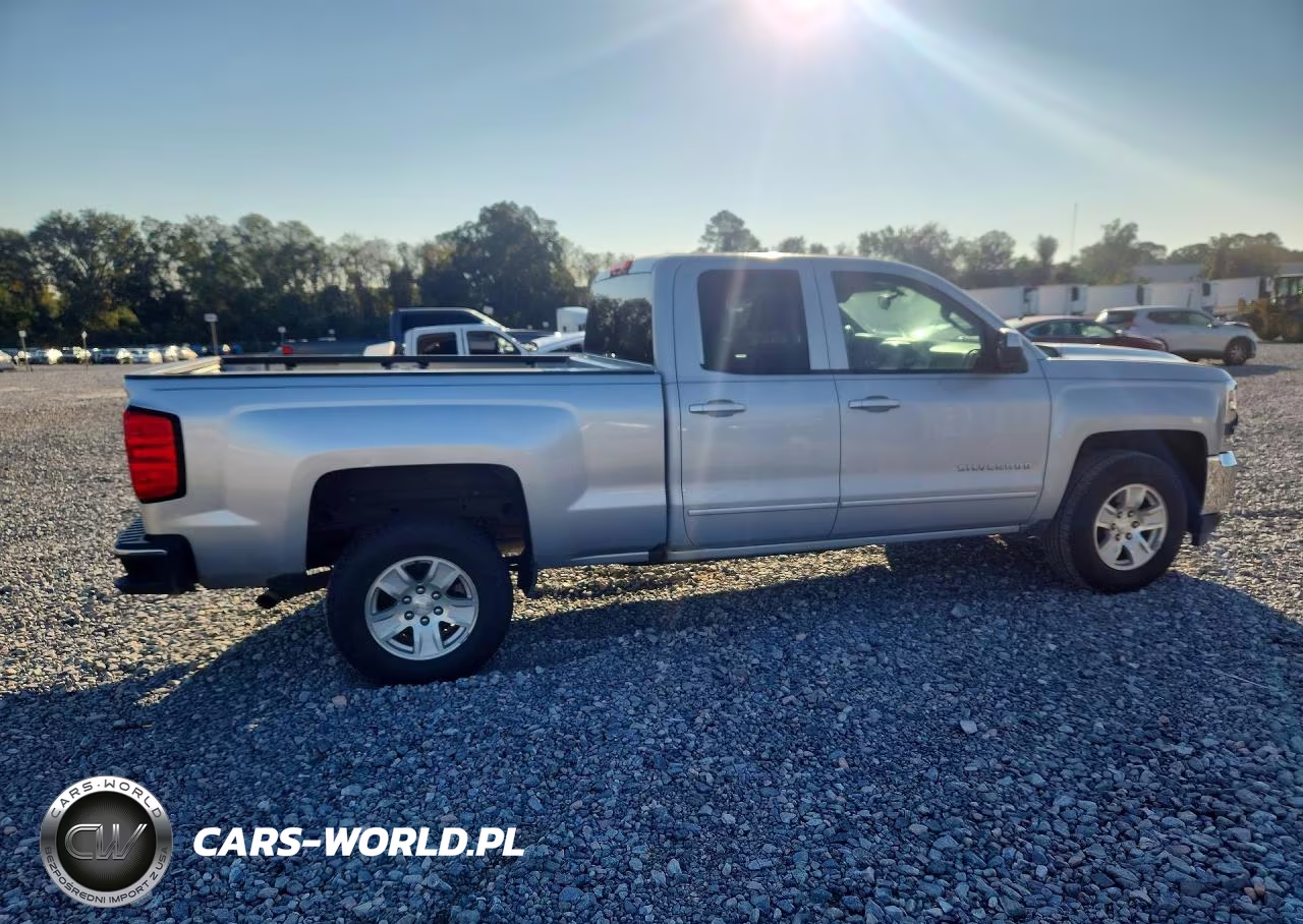2018 Chevrolet Silverado C1500 Lt VIN:1GCRCREC4JZ354882 - 3
