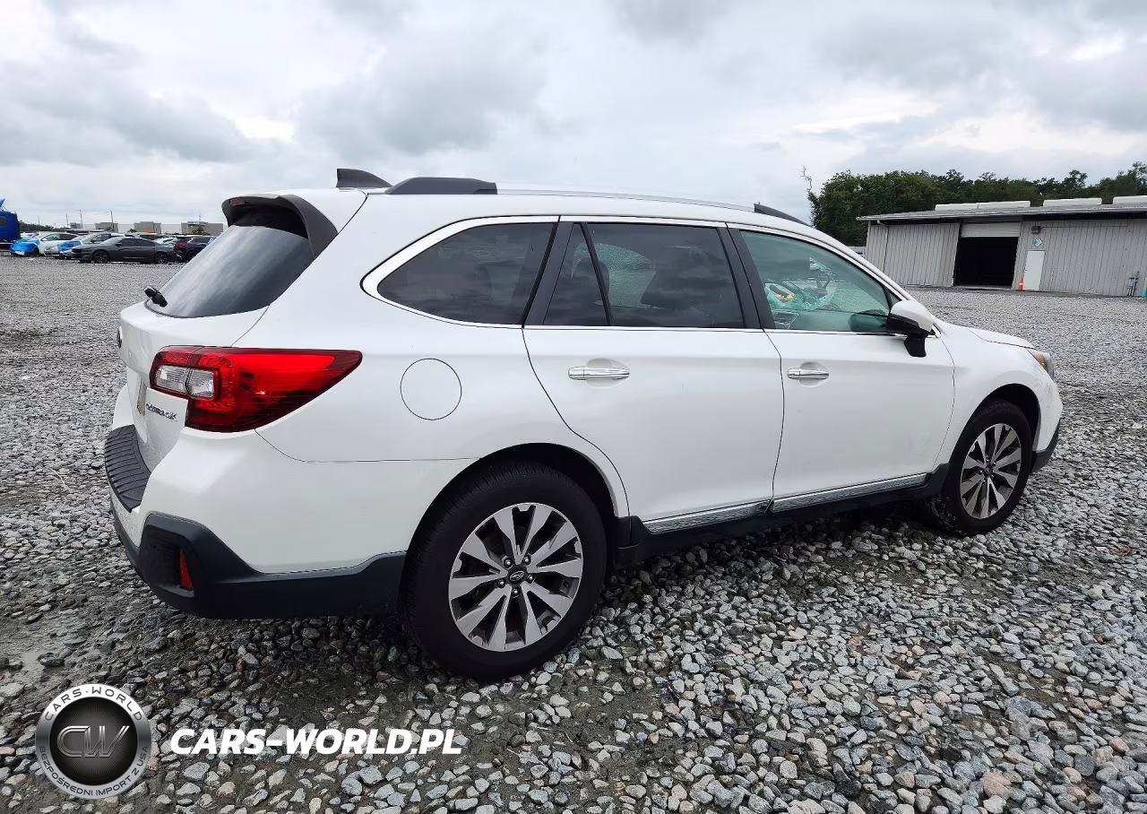 2019 Subaru Outback Touring VIN:4S4BSATC0K3303646 - 3