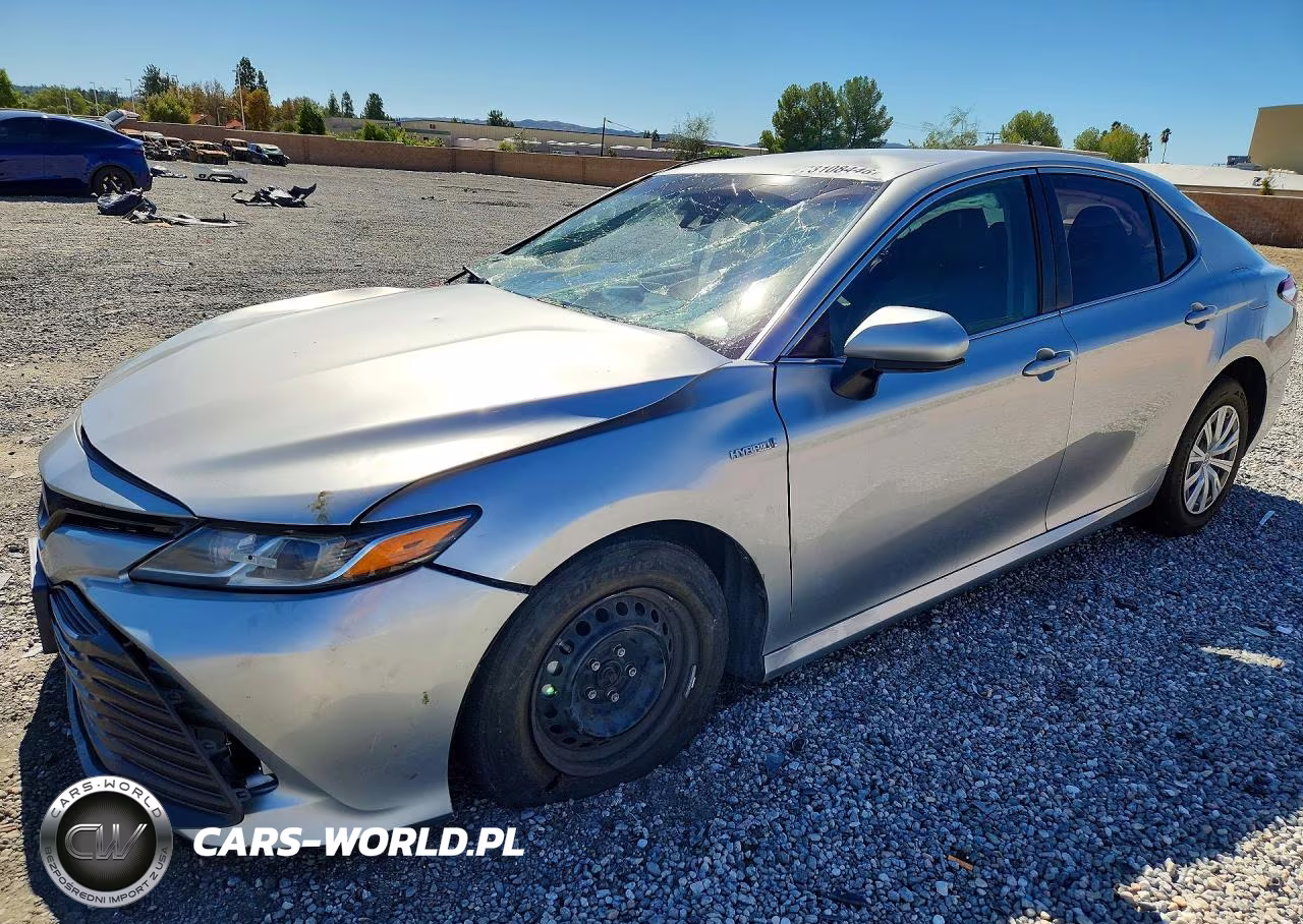2018 Toyota Camry Le VIN:4T1B31HK6JU001901 - 1