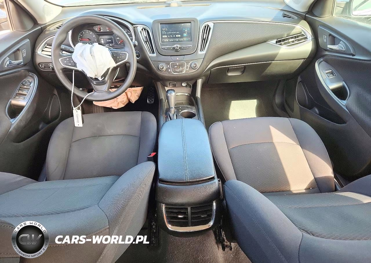 2017 Chevrolet Malibu Lt VIN:1G1ZE5STXHF282498 - 8