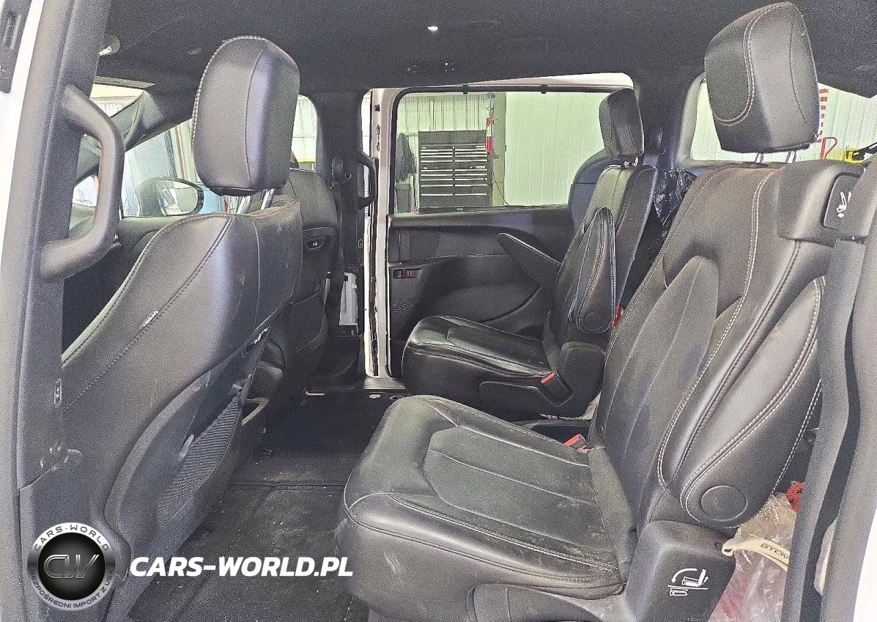 2025 Chrysler Pacifica Select VIN:2C4RC1BG7SR517125 - 11