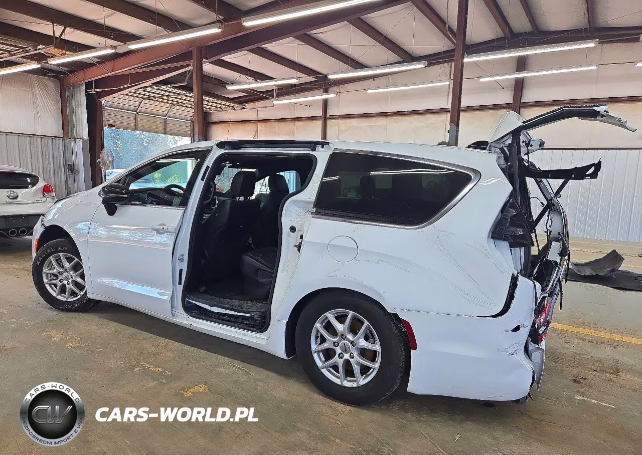 2025 Chrysler Pacifica Select VIN:2C4RC1BG7SR517125 - 2