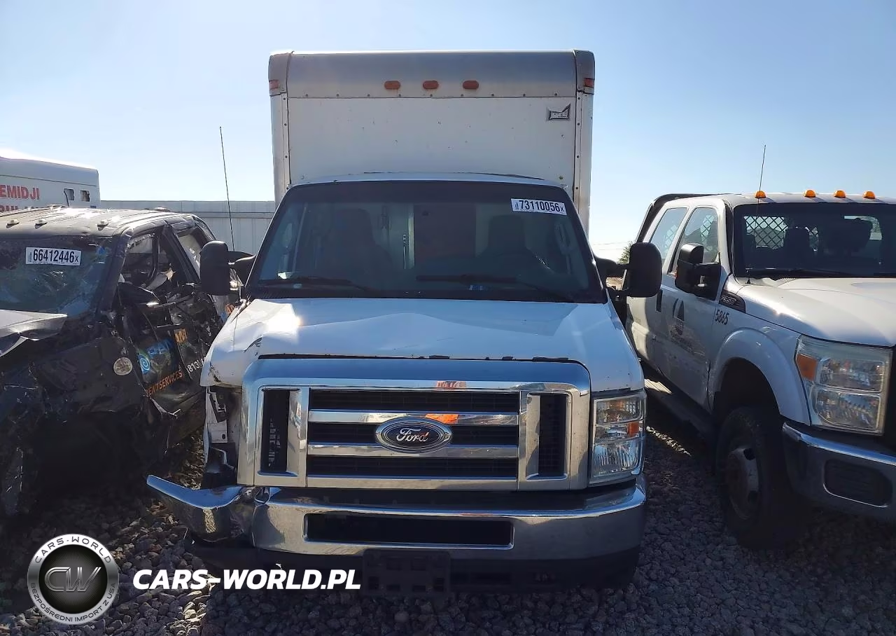 2009 Ford Econoline E350 Super Duty Cutaway Van VIN:1FDSE35L49DA88485 - 5
