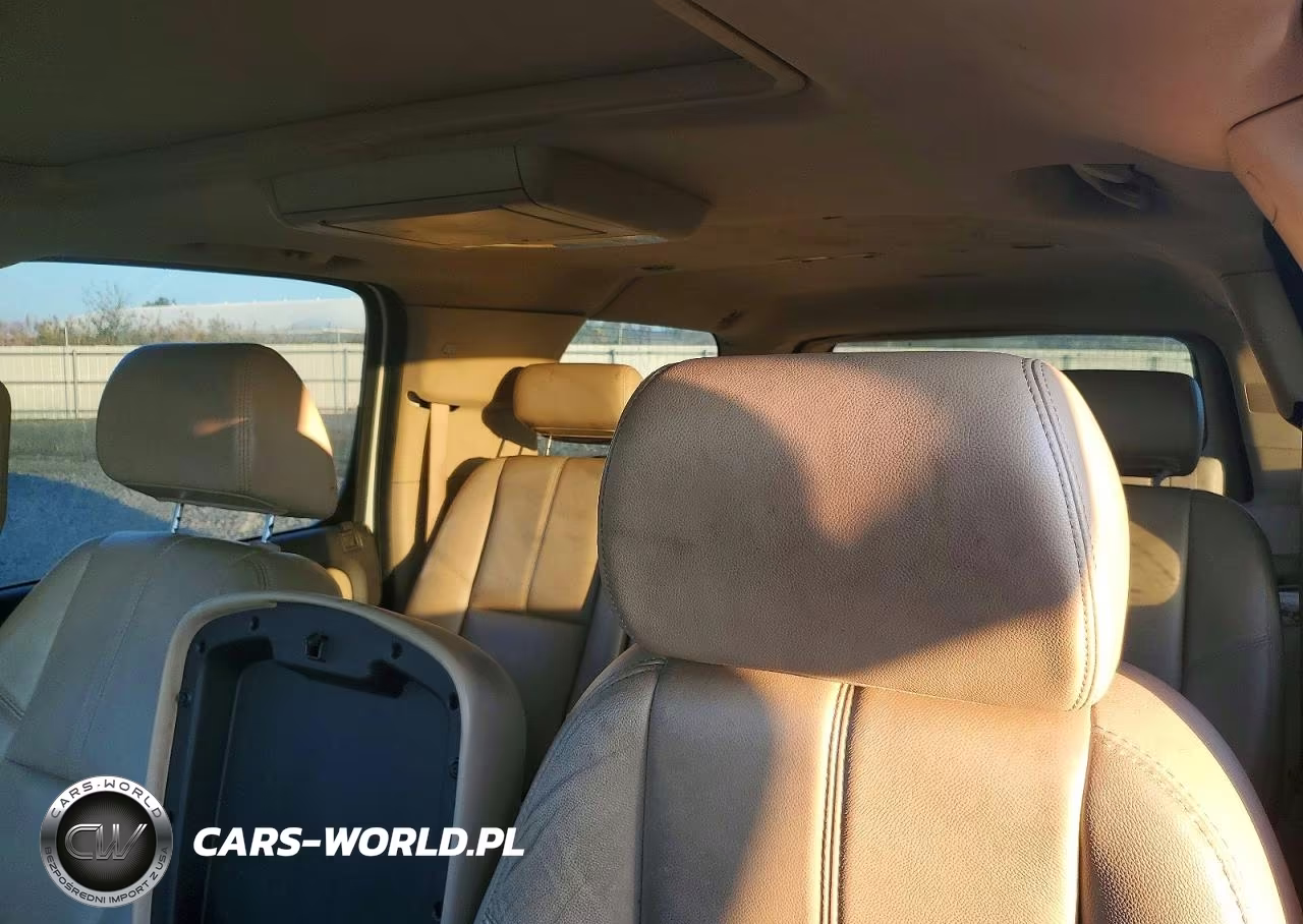 2007 Chevrolet Suburban K1500 VIN:1GNFK16337J199696 - 10