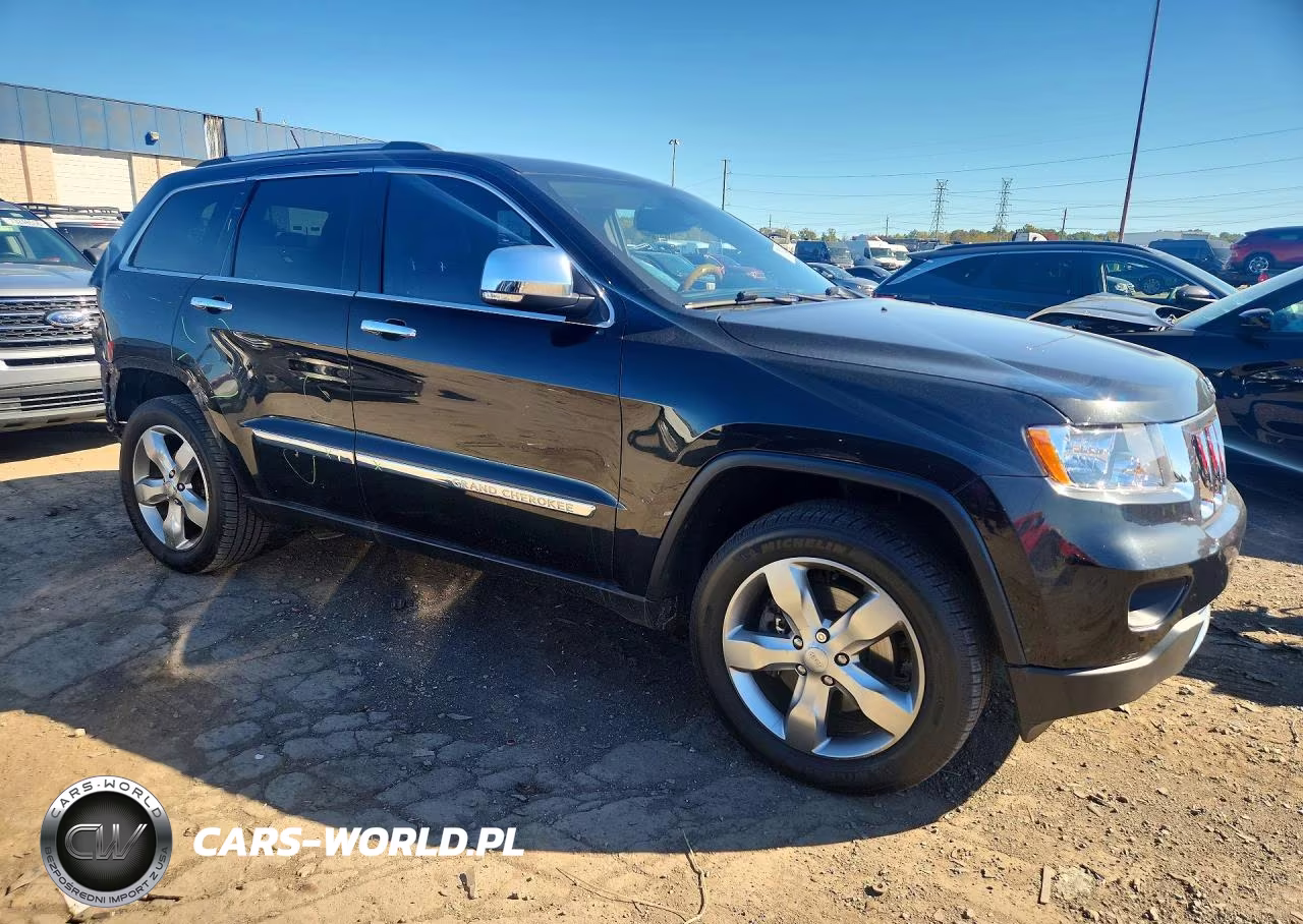 2013 Jeep Grand Cherokee Overland VIN:1C4RJFCTXDC581573 - 4