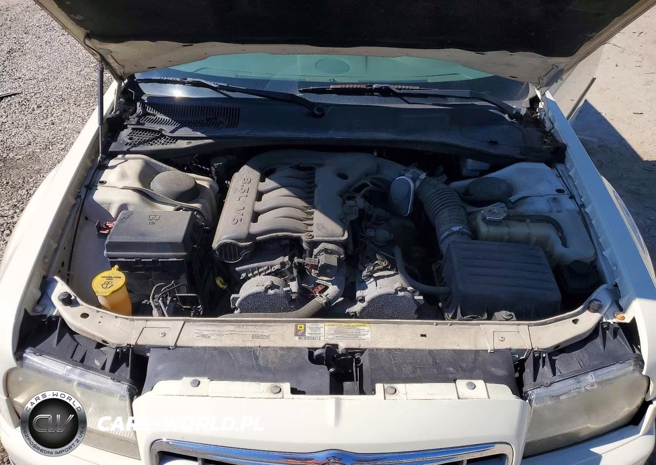 2010 Chrysler 300 Touring VIN:2C3CA5CV7AH315586 - 11