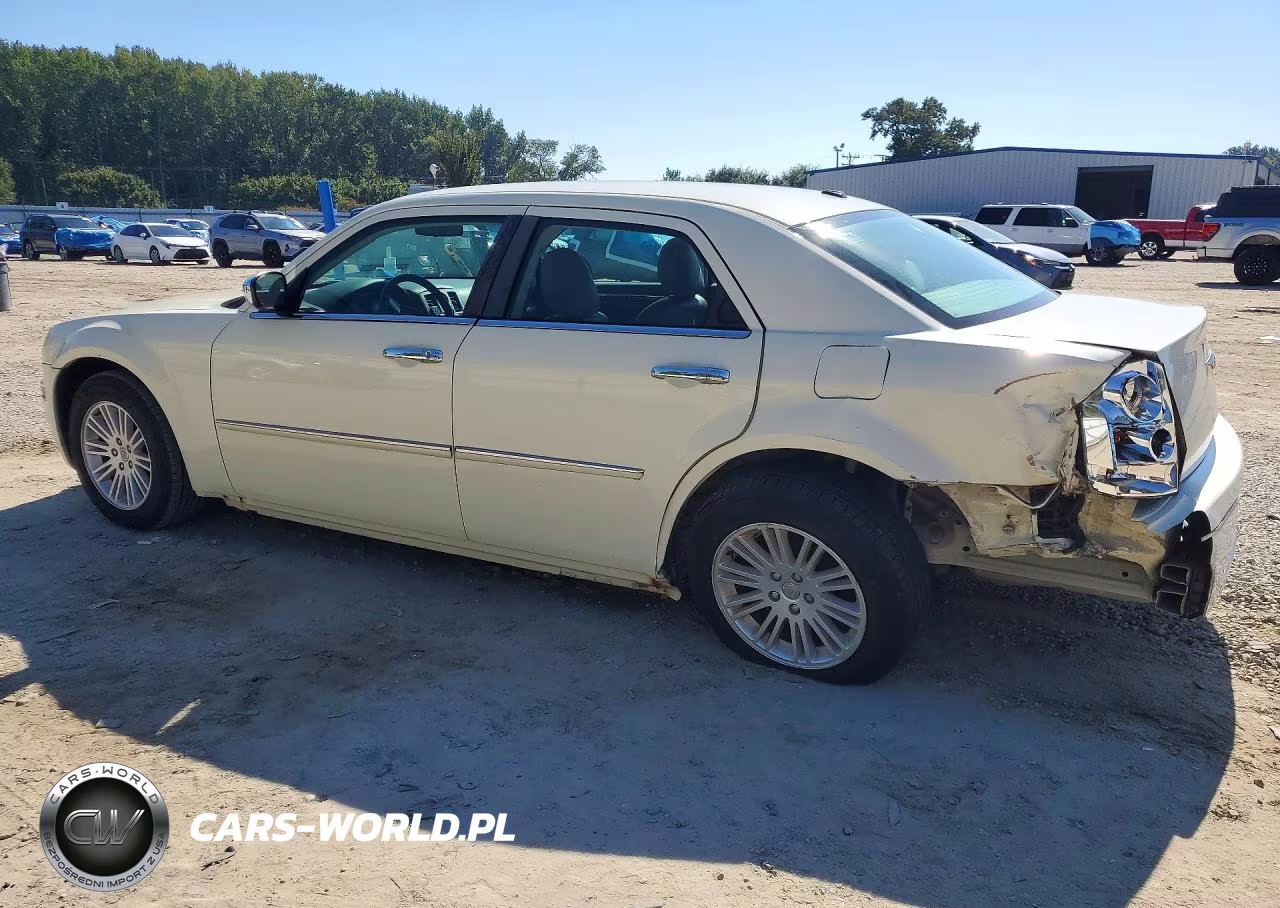 2010 Chrysler 300 Touring VIN:2C3CA5CV7AH315586 - 2