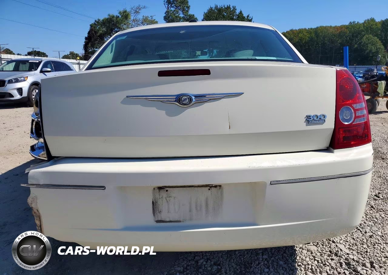 2010 Chrysler 300 Touring VIN:2C3CA5CV7AH315586 - 6