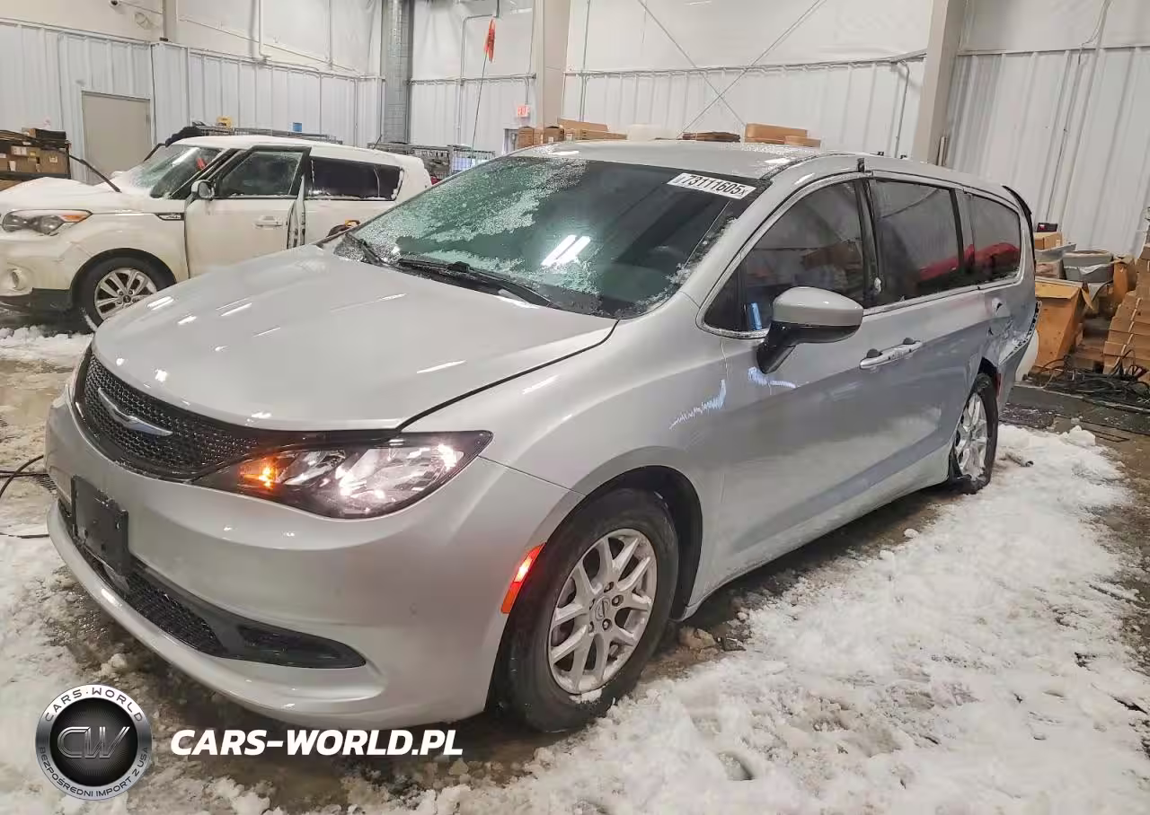 2023 Chrysler Voyager Lx