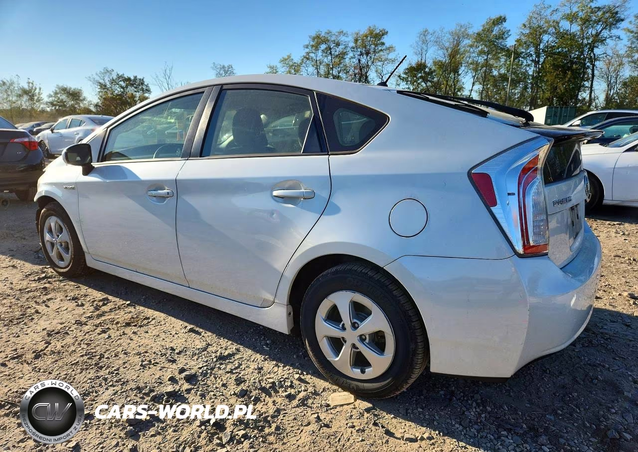 2015 Toyota Prius Two VIN:JTDKN3DU7F1995274 - 2
