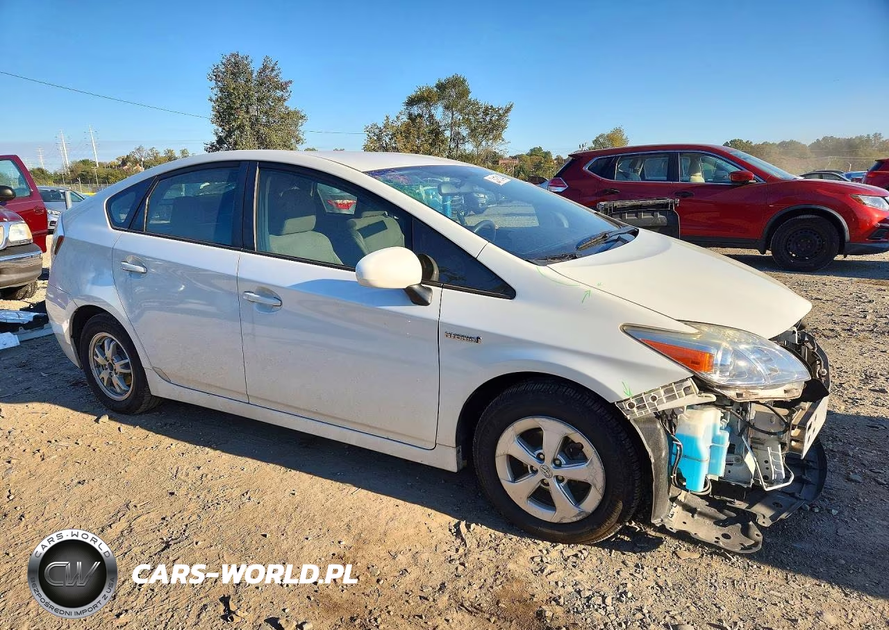 2015 Toyota Prius Two VIN:JTDKN3DU7F1995274 - 4