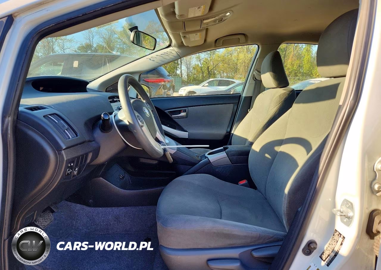 2015 Toyota Prius Two VIN:JTDKN3DU7F1995274 - 7
