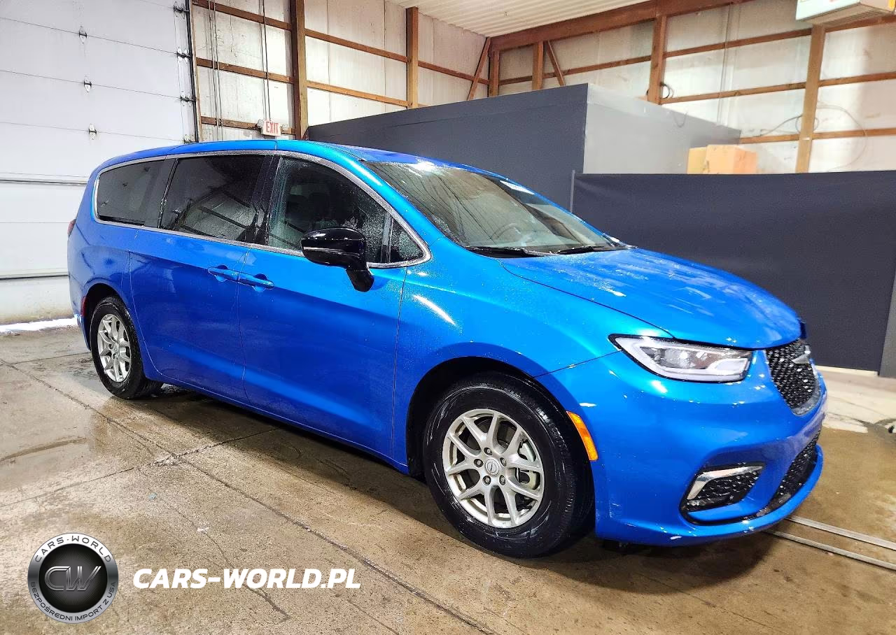 2026 Chrysler Pacifica Select VIN:2C4RC1BG7TR193532 - 4