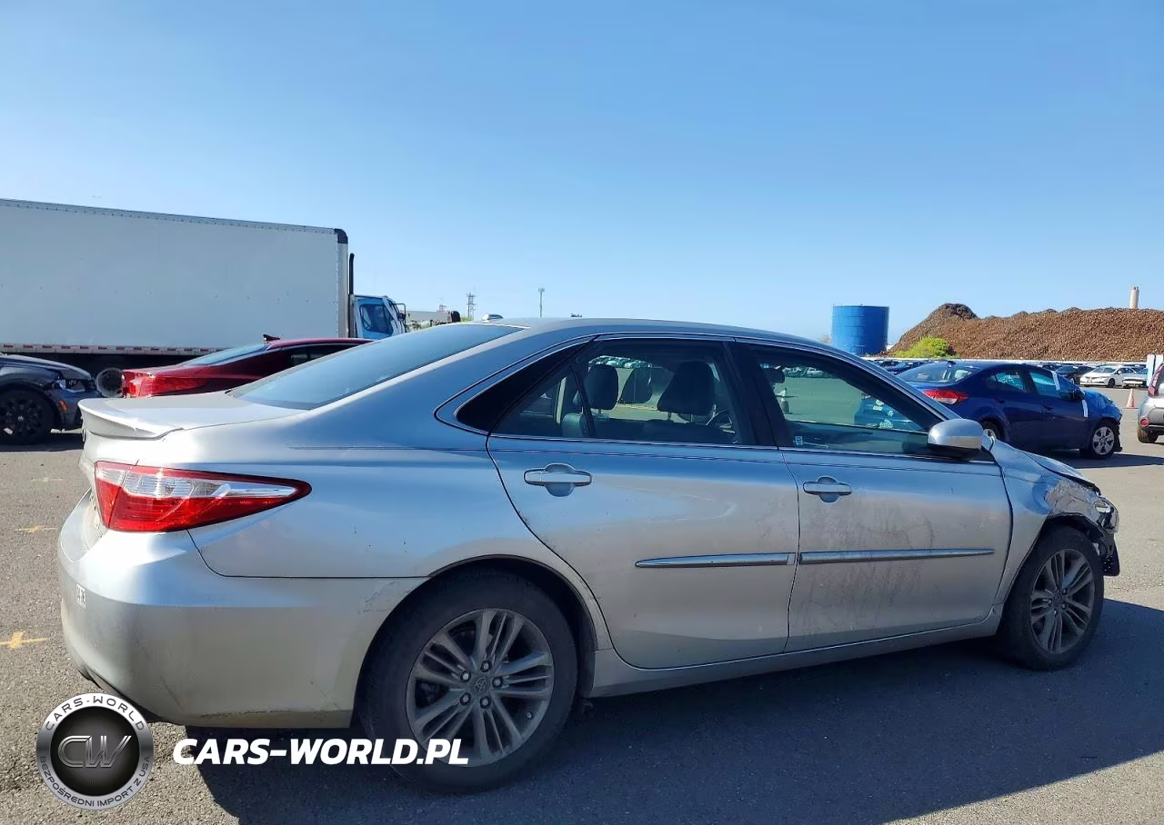 2016 Toyota Camry Le VIN:4T1BF1FK3GU239501 - 3