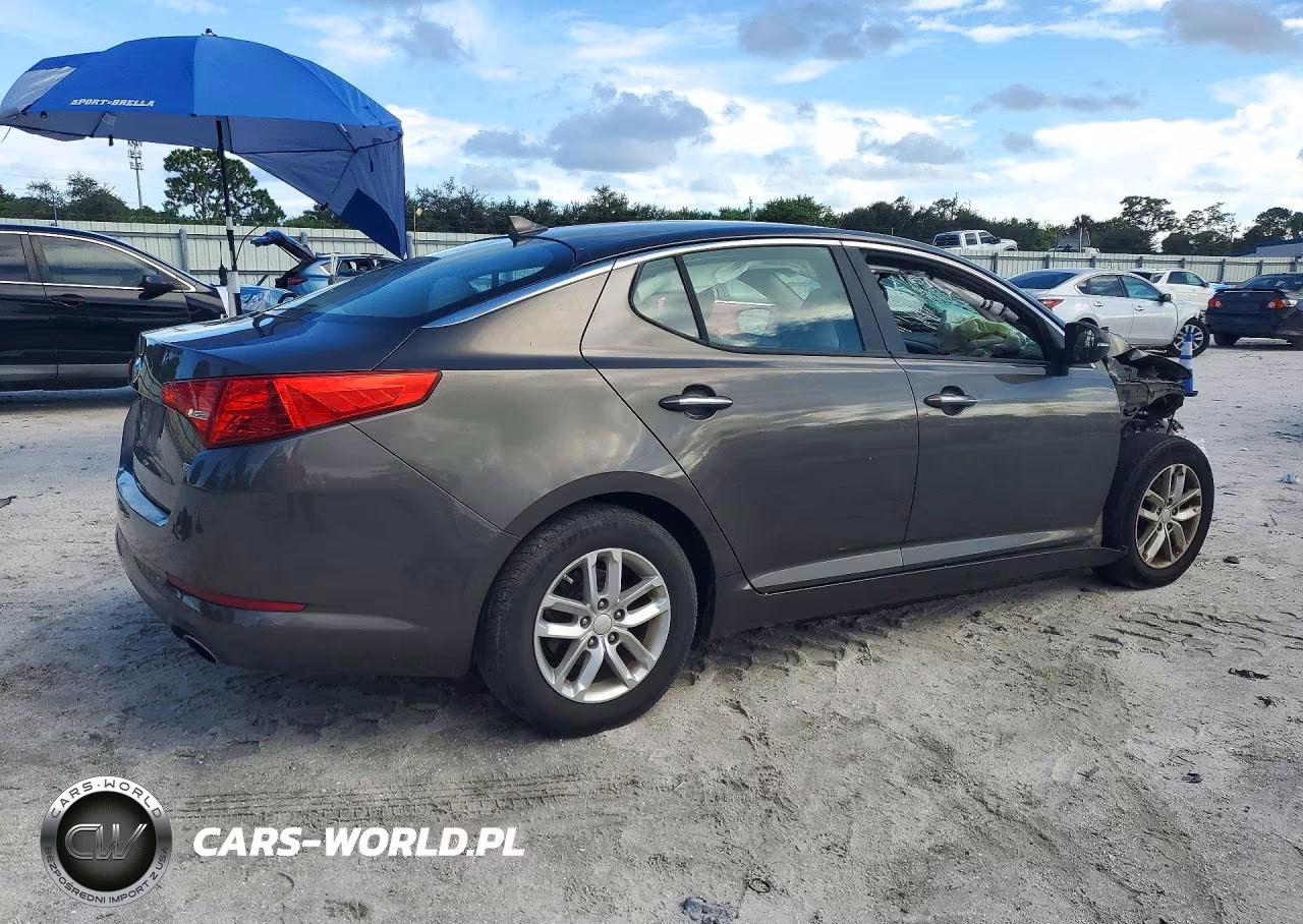 2013 Kia Optima Lx VIN:5XXGM4A70DG239946 - 3