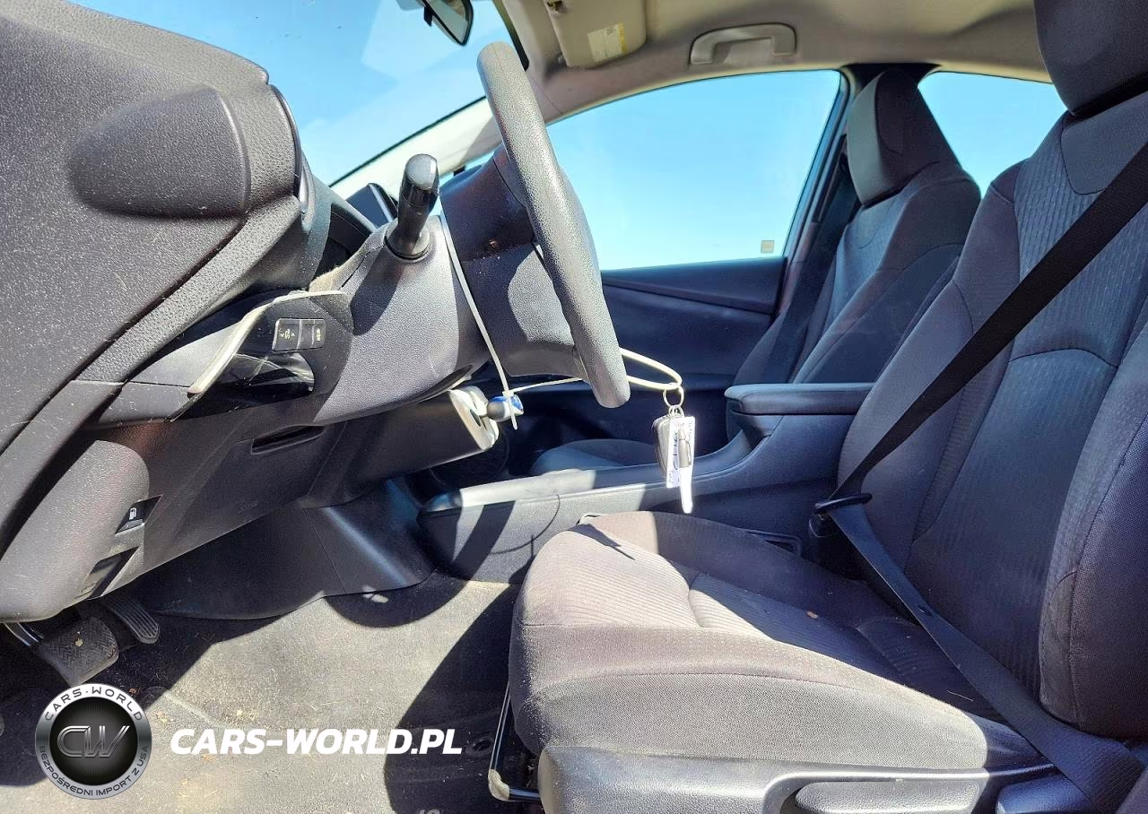 2016 Toyota Prius Two VIN:JTDKBRFUXG3502475 - 7