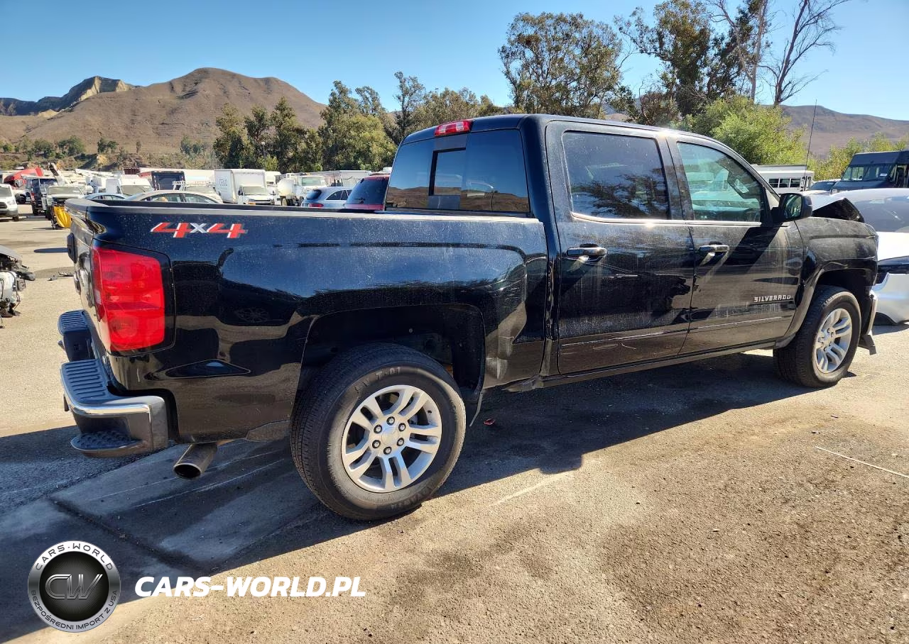 2018 Chevrolet Silverado K1500 Lt VIN:3GCUKREC8JG570294 - 3