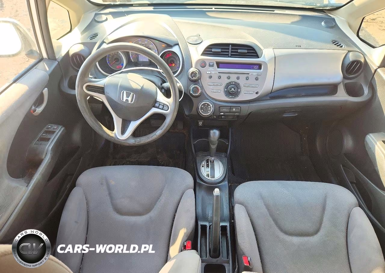 2013 Honda Fit VIN:JHMGE8H35DC080413 - 8