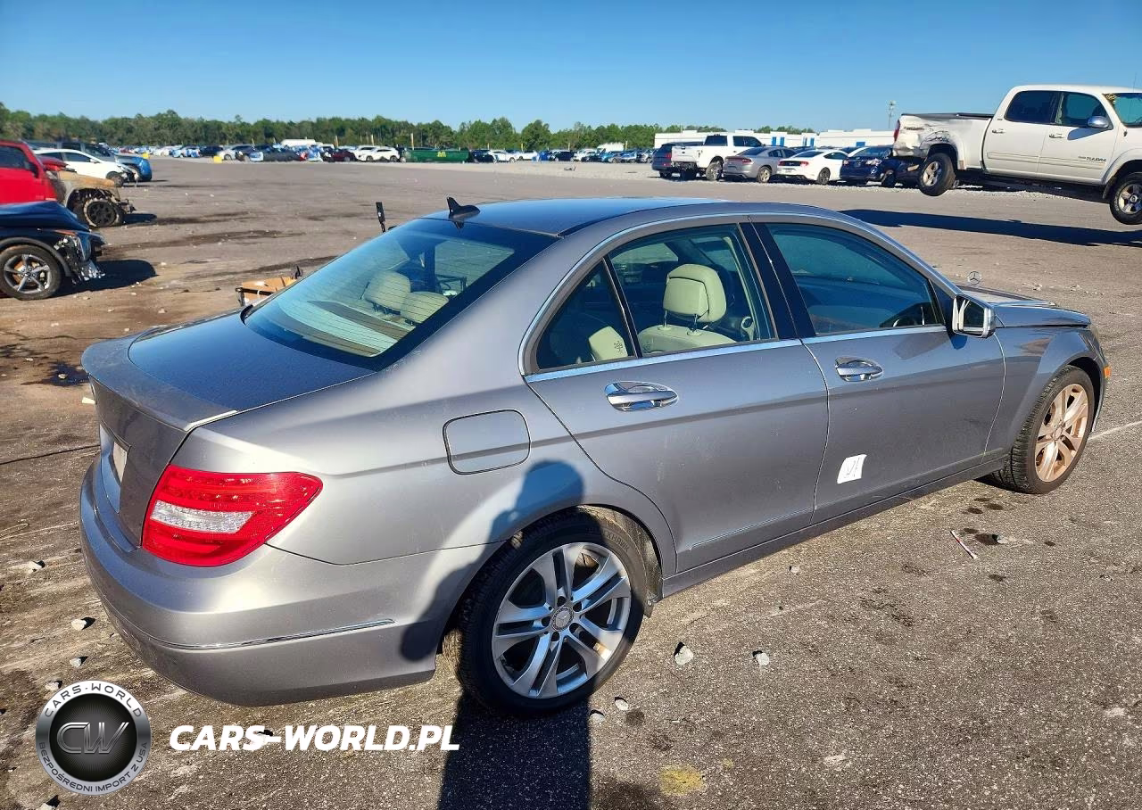2014 Mercedes-Benz C 250 VIN:WDDGF4HB1EG250782 - 3