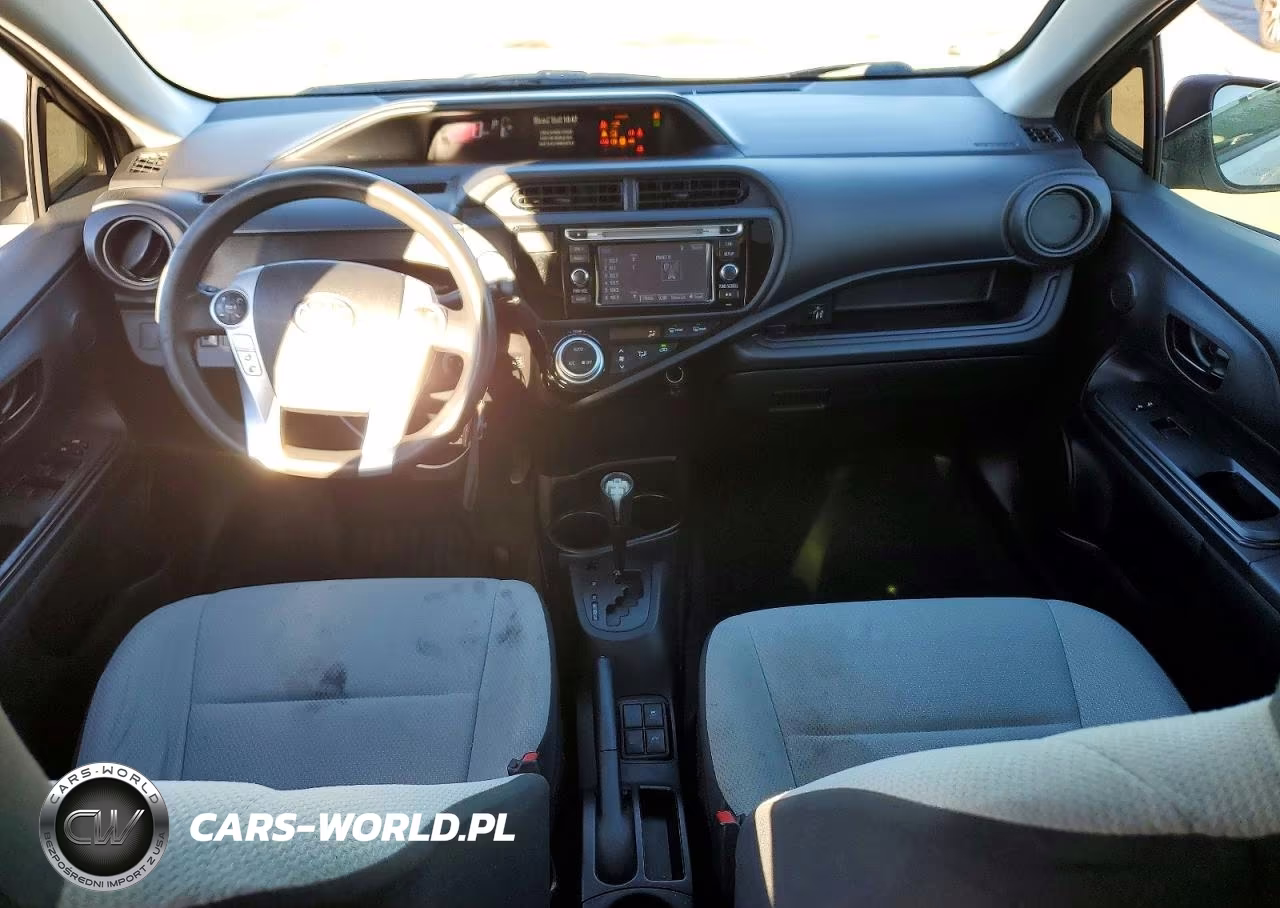 2015 Toyota Prius C One VIN:JTDKDTB32F1584524 - 8