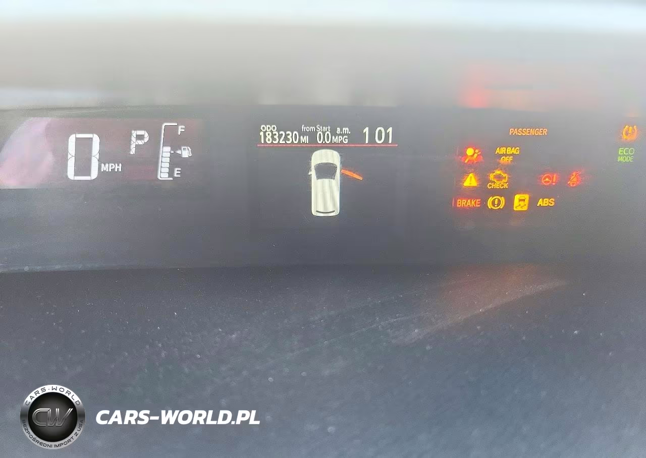 2015 Toyota Prius C One VIN:JTDKDTB32F1584524 - 9