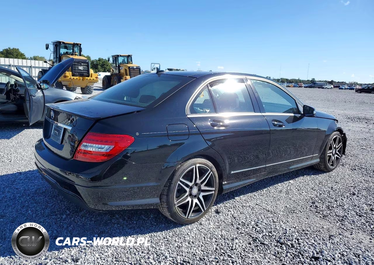 2013 Mercedes-Benz C 250 VIN:WDDGF4HB5DA836600 - 3