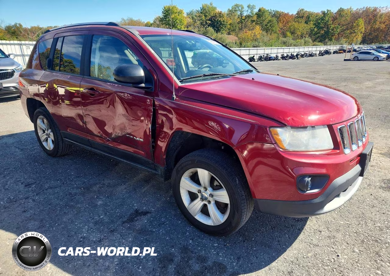 2012 Jeep Compass Latitude VIN:1C4NJDEB0CD604567 - 4