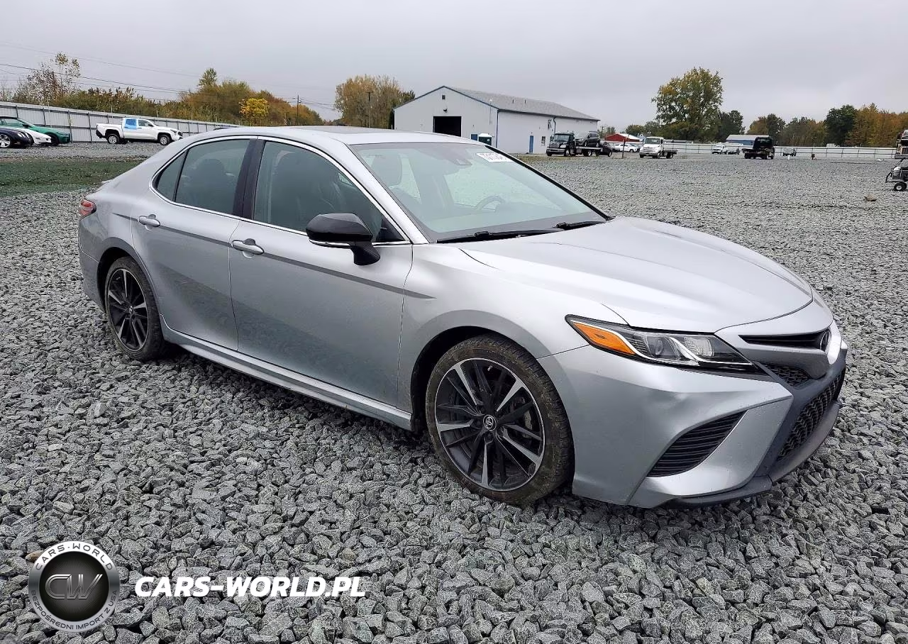 2018 Toyota Camry Se VIN:4T1B11HK3JU617240 - 4
