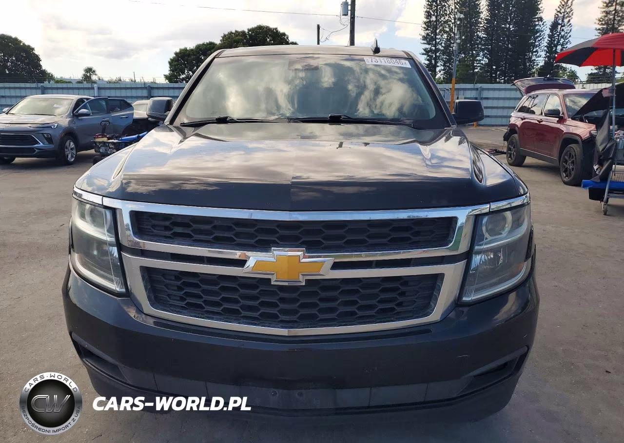2019 Chevrolet Suburban Lt VIN:1GNSKHKC3KR170559 - 5