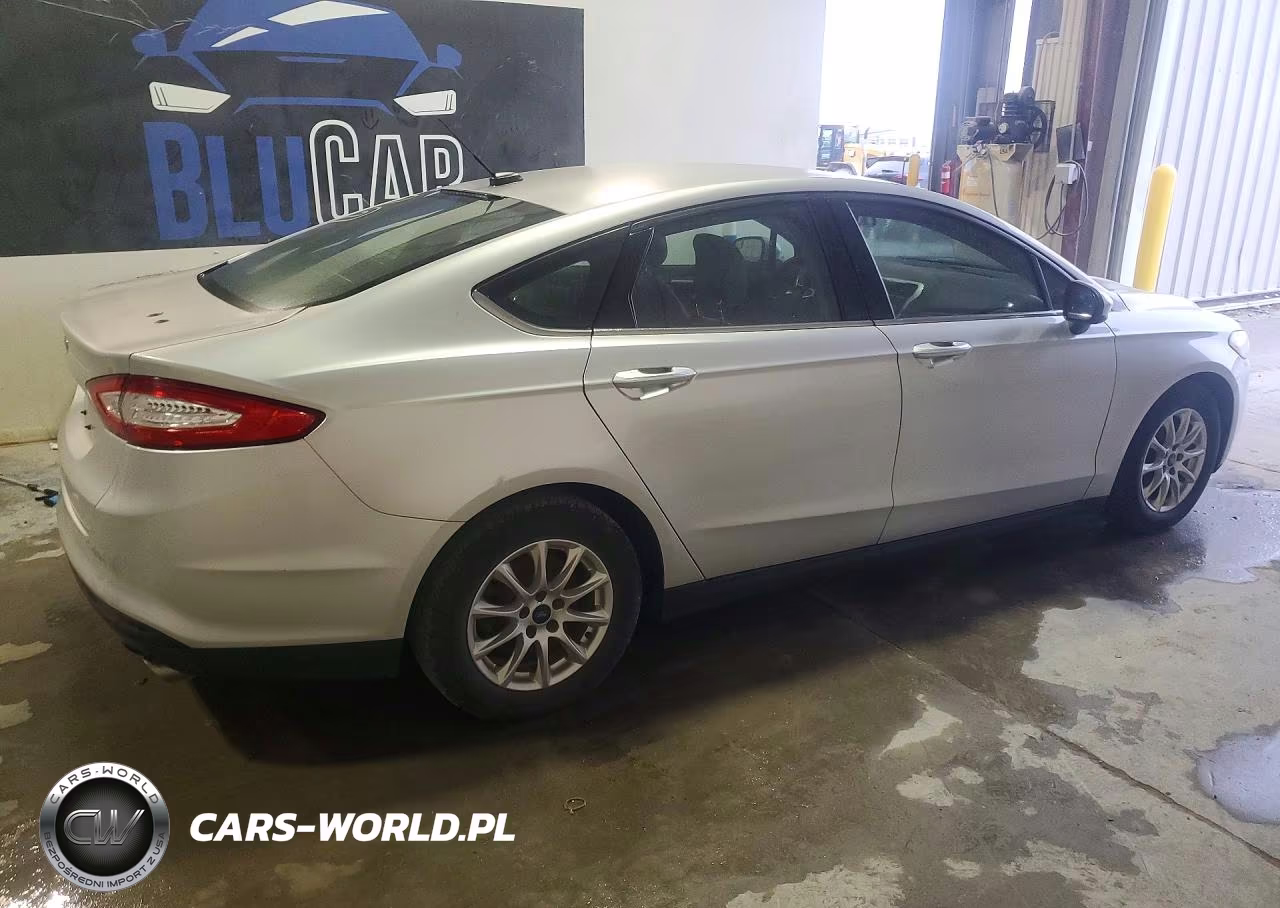 2015 Ford Fusion S VIN:3FA6P0G71FR119330 - 3