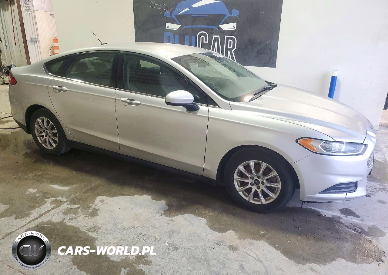 2015 Ford Fusion S VIN:3FA6P0G71FR119330 - 4