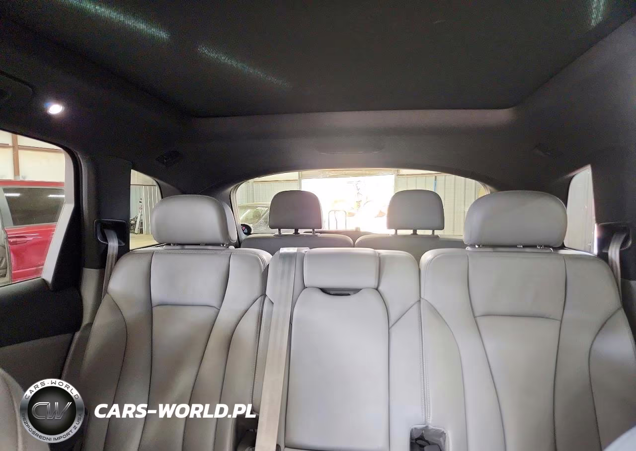 2017 Audi Q7 Premium Plus VIN:WA1LAAF79HD041844 - 10