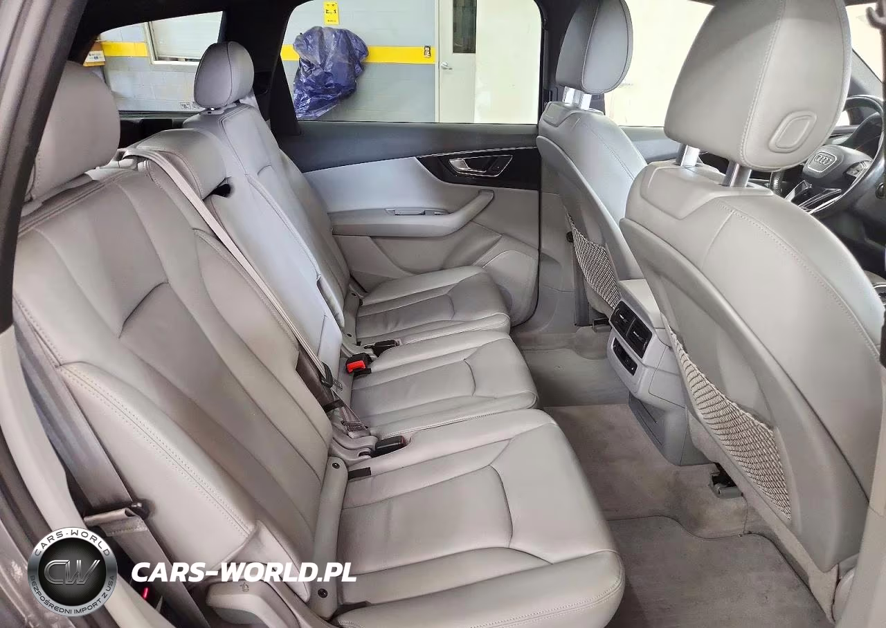 2017 Audi Q7 Premium Plus VIN:WA1LAAF79HD041844 - 11
