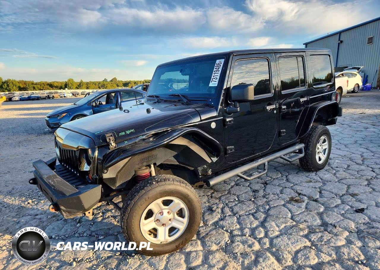 2013 Jeep Wrangler Unlimited Sahara VIN:1C4BJWEG8DL666266 - 1