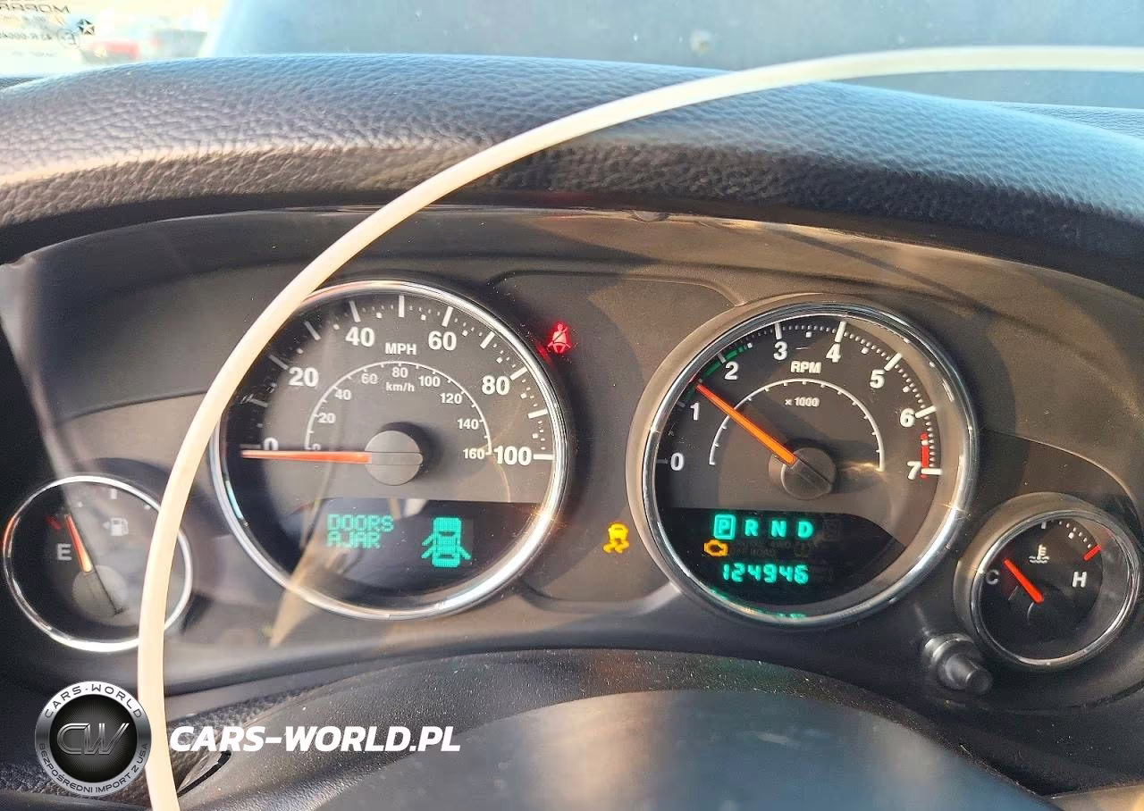2013 Jeep Wrangler Unlimited Sahara VIN:1C4BJWEG8DL666266 - 9