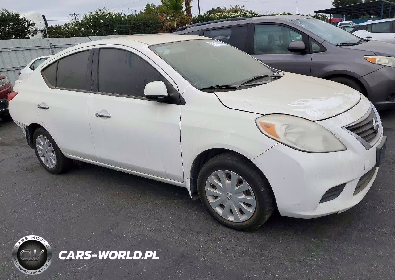 2013 Nissan Versa 1.6 S VIN:3N1CN7AP3DL884966 - 4