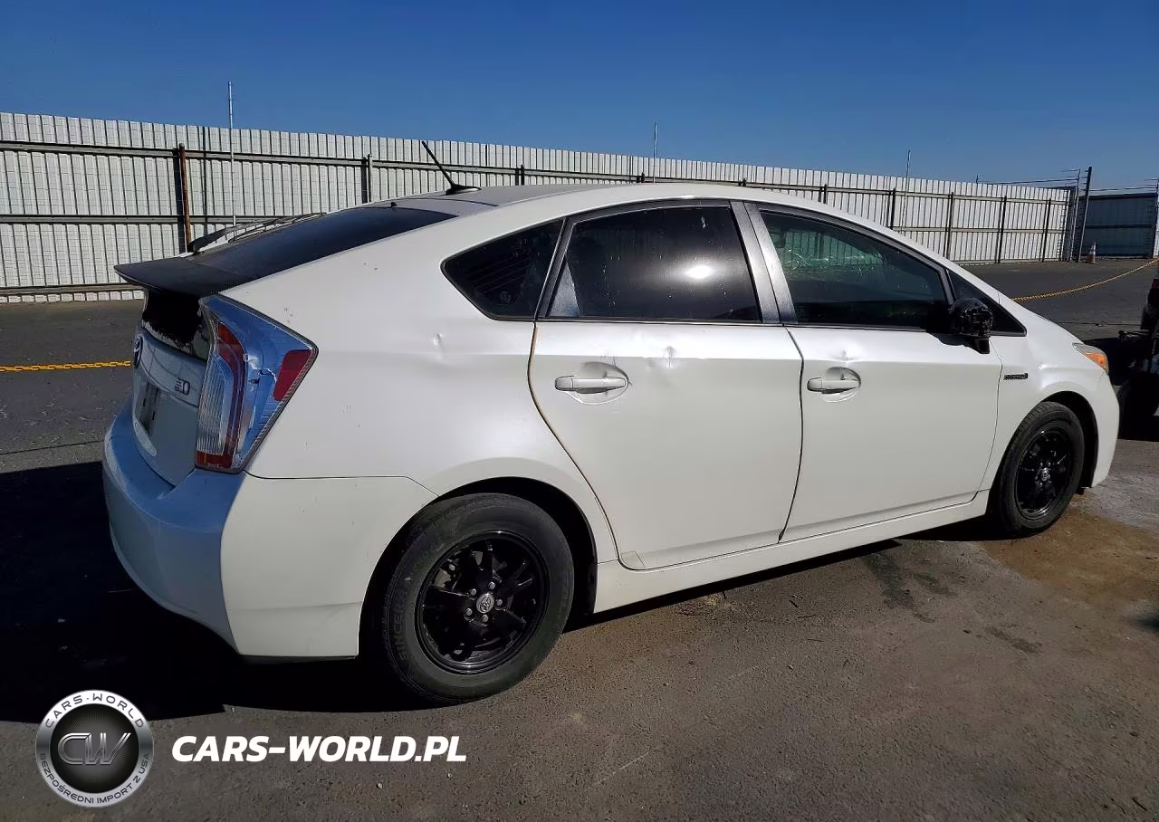 2012 Toyota Prius Three VIN:JTDKN3DU3C5518443 - 3