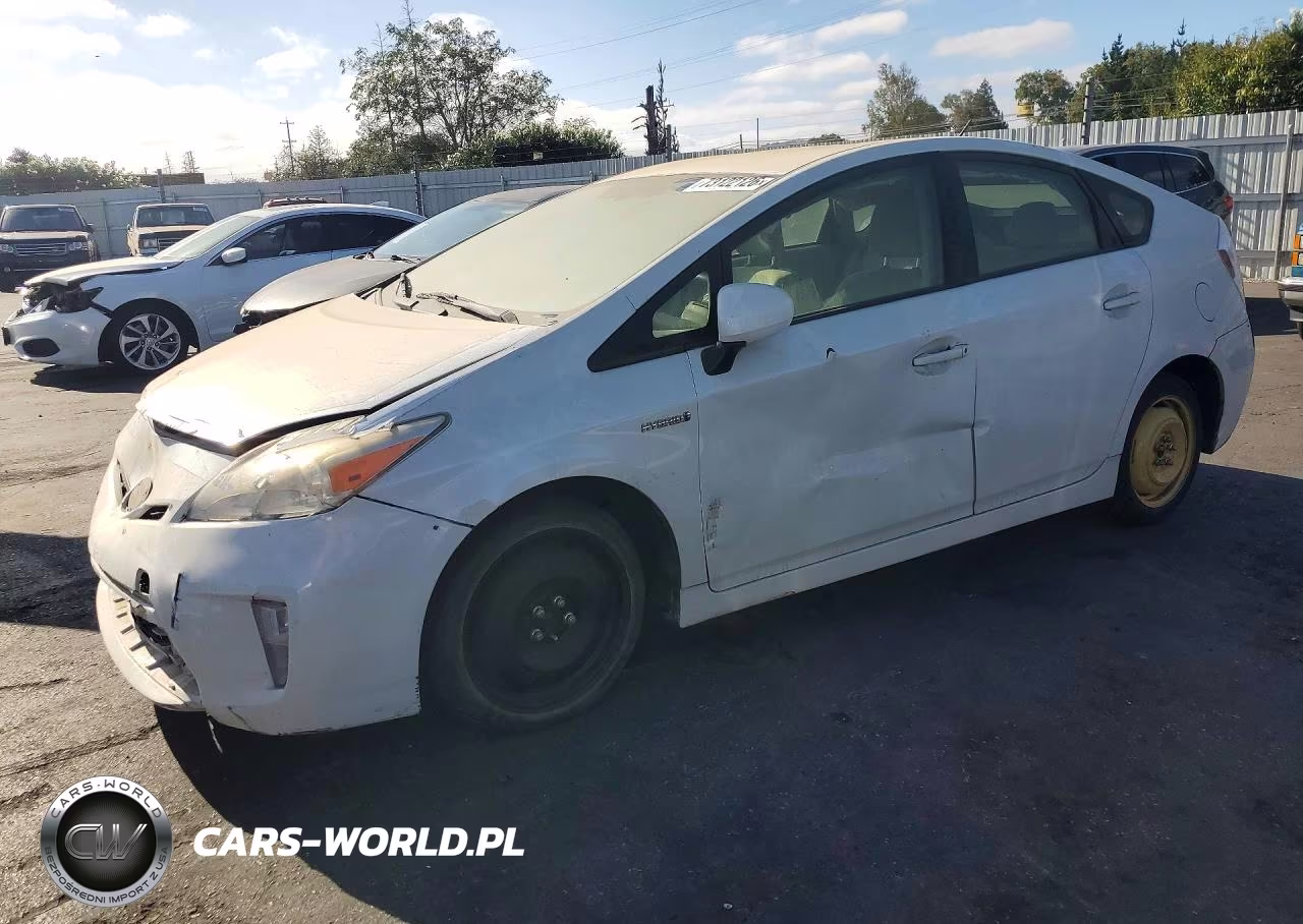 2015 Toyota Prius Two VIN:JTDKN3DU2F1915394 - 1