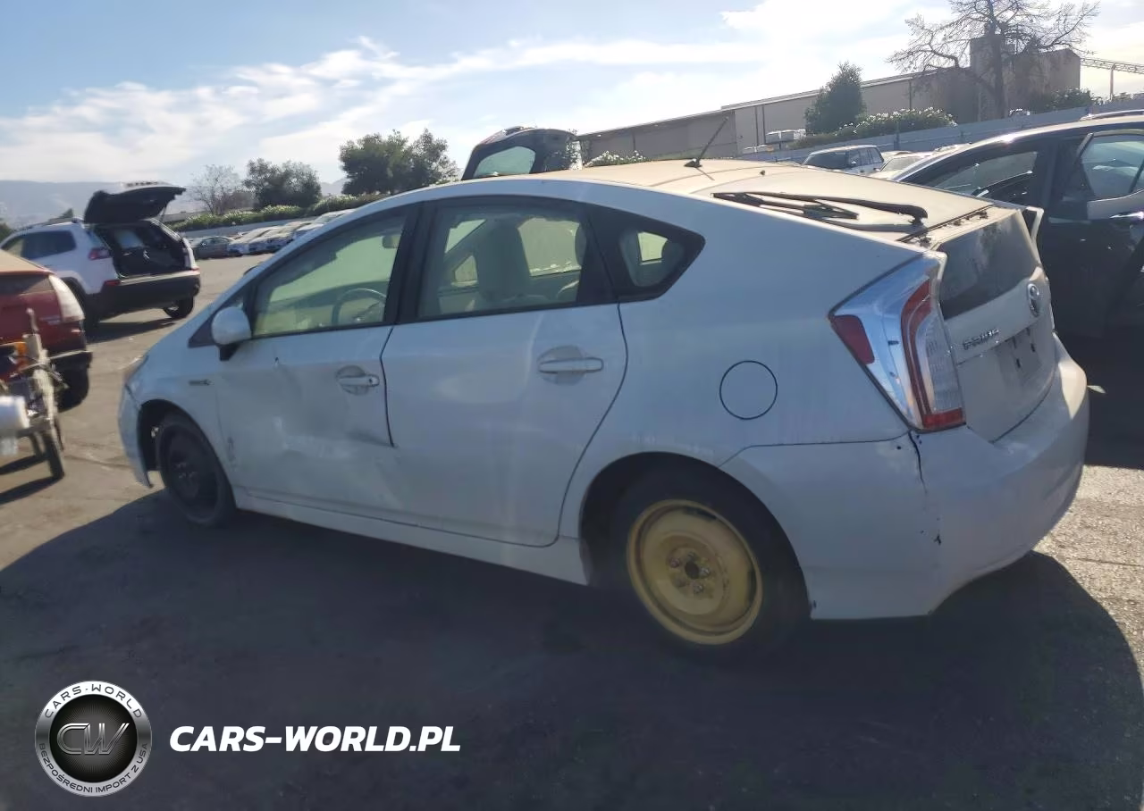 2015 Toyota Prius Two VIN:JTDKN3DU2F1915394 - 2