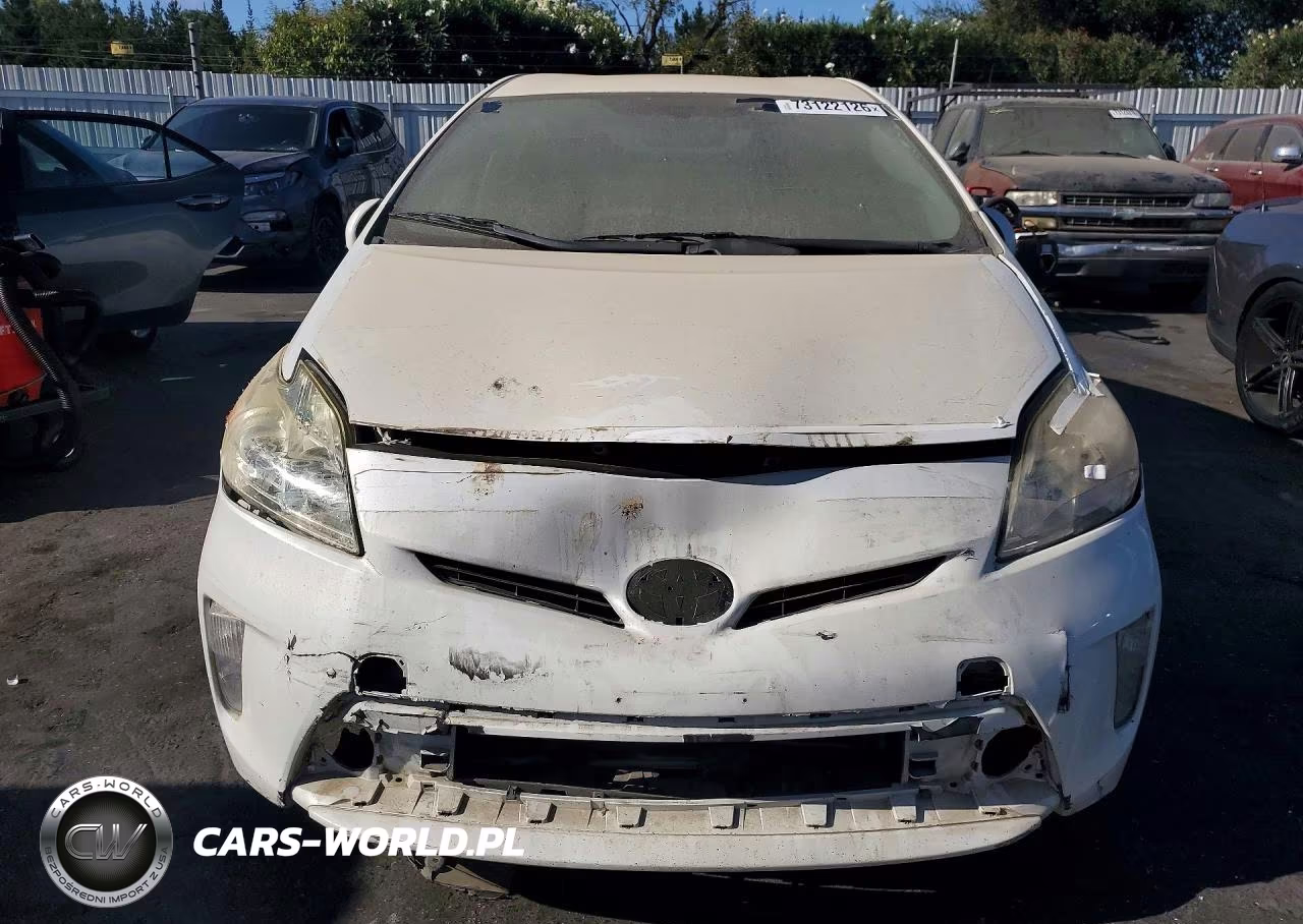 2015 Toyota Prius Two VIN:JTDKN3DU2F1915394 - 5