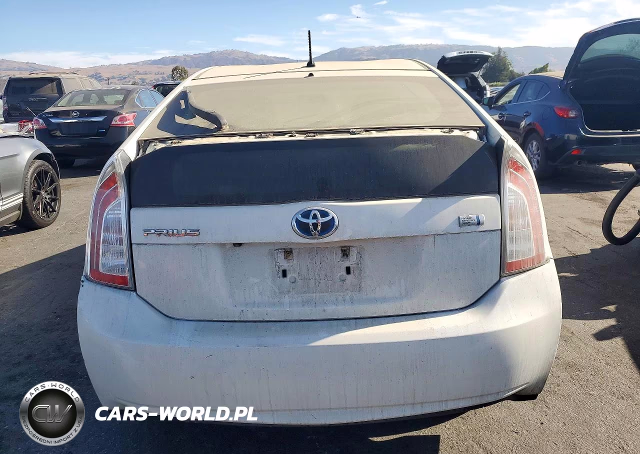 2015 Toyota Prius Two VIN:JTDKN3DU2F1915394 - 6