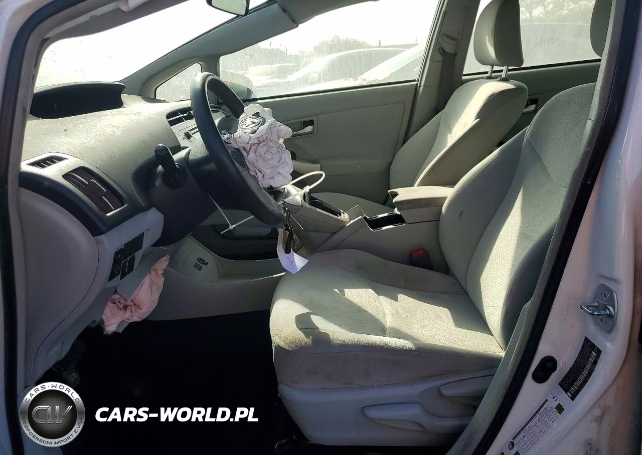 2015 Toyota Prius Two VIN:JTDKN3DU2F1915394 - 7